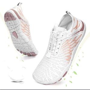 Women’s hiking shoes